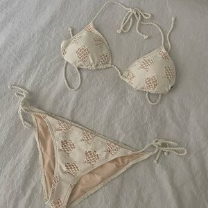 Billabong, white bikini